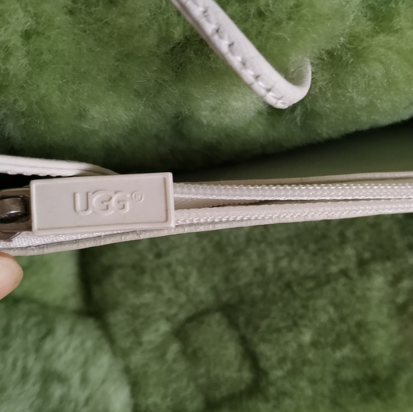 UGG Australia handbag - Picture 6 of 13